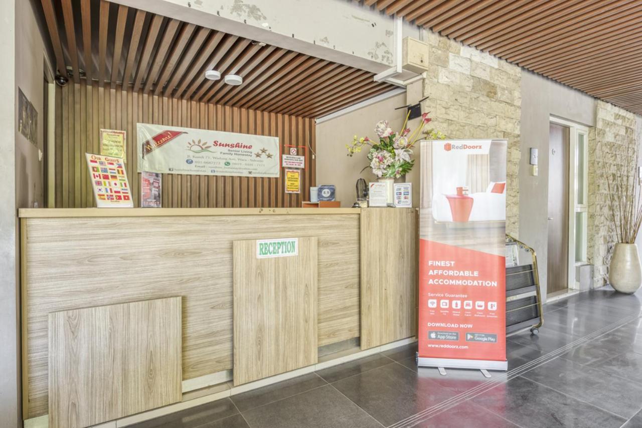 Готель Reddoorz Syariah Near Terminal 1 Juanda Airport Brebek Екстер'єр фото